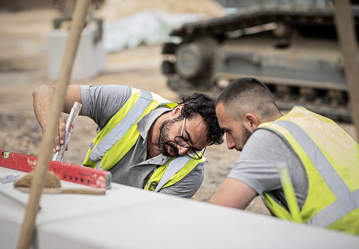 Die Rocholl GmbH ist Ihr Experte für Gartenbau, Landschaftsbau, Tiefbau und Sportplatzbau aus Krefeld.